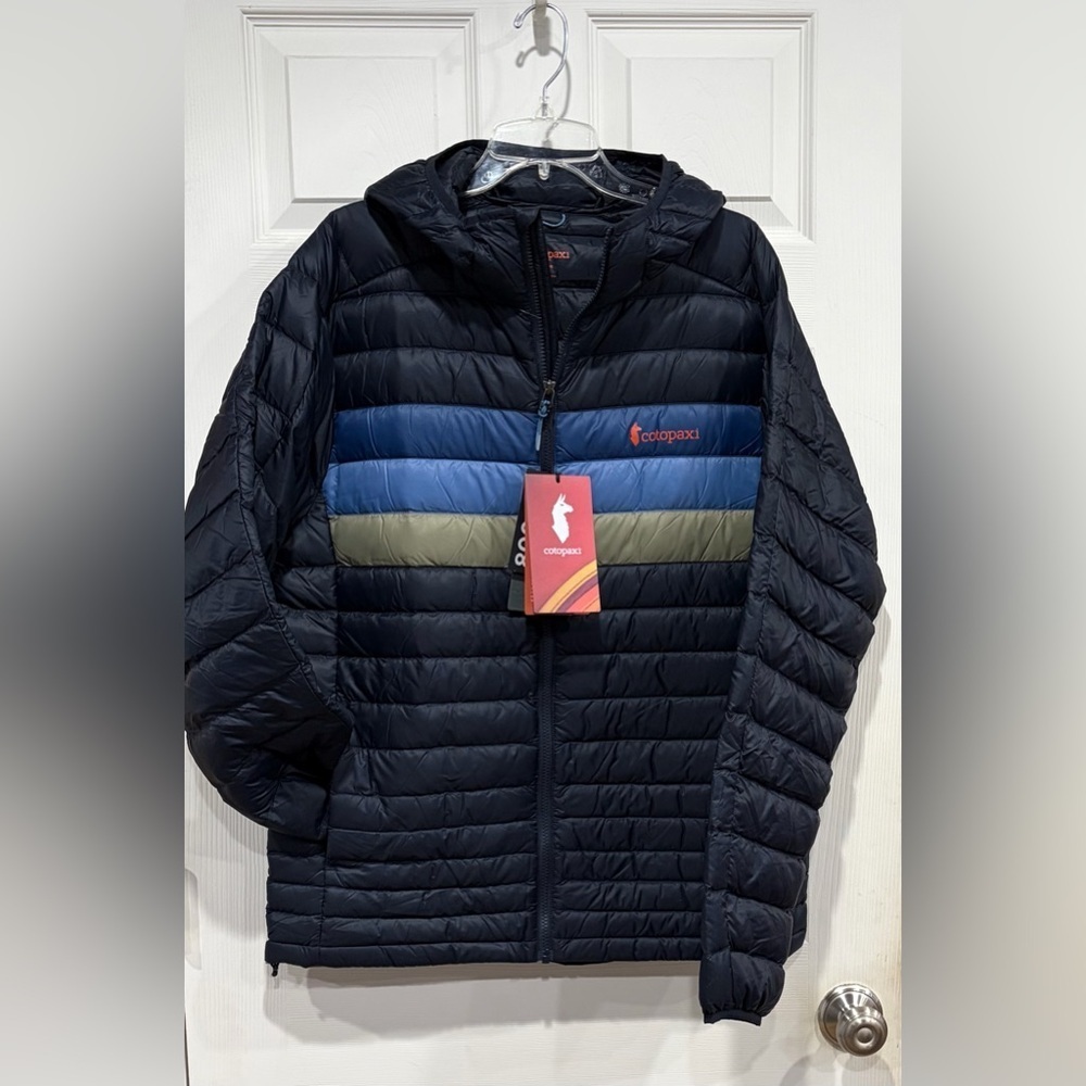 Cotopaxi Men’s Medium Fuego Hooded Down Puffer Jacket Black Carbon Stripes NWT